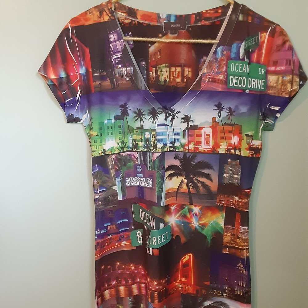 Short-sleeved, V-neck top